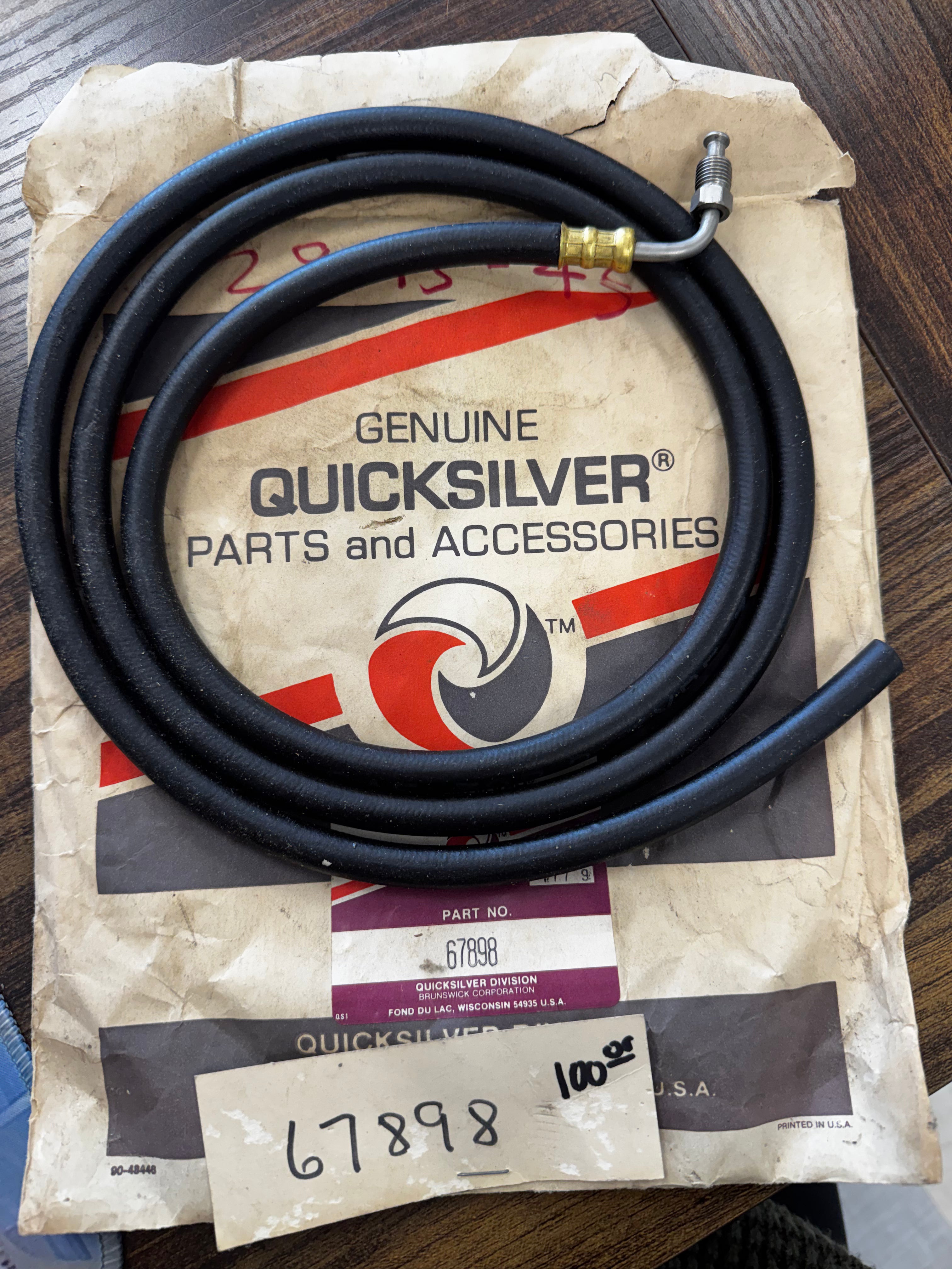 RESERVIOR HOSE 67898
