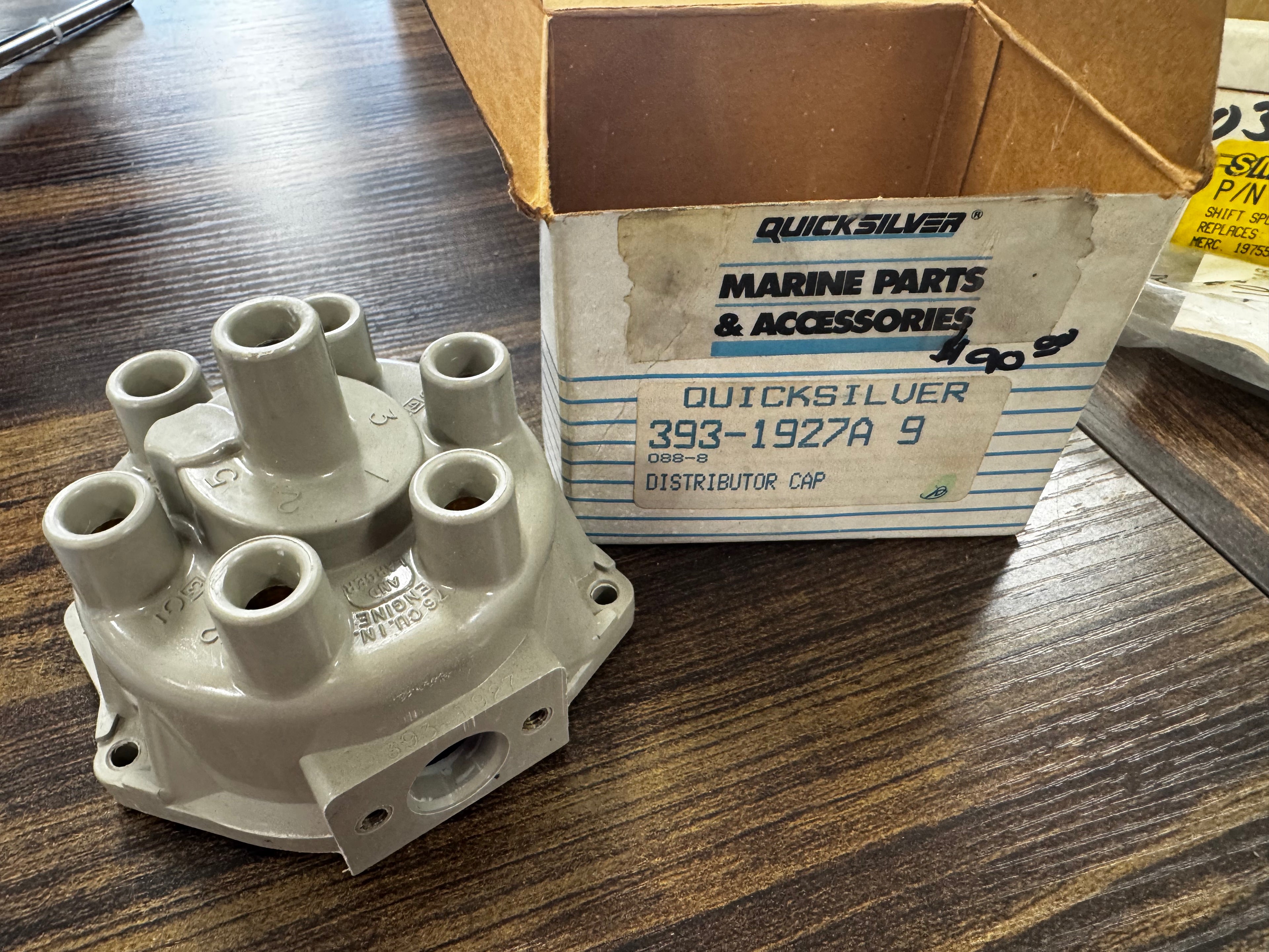 DISTRUBITOR CAP 393-197A9