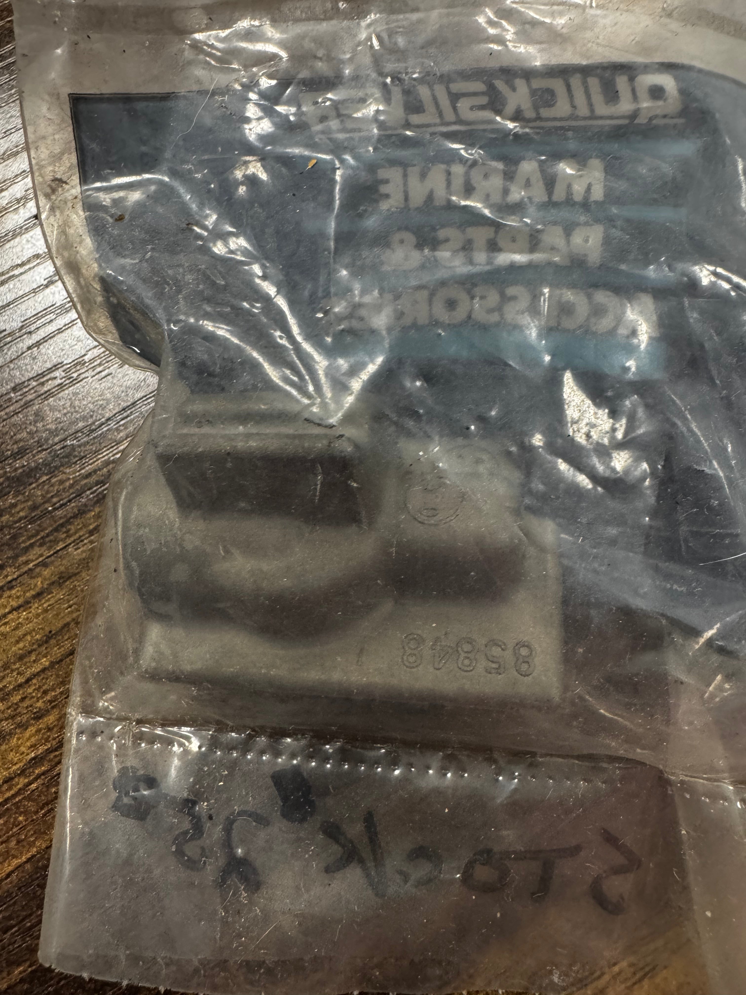 THERMOSTAT COVER 85920