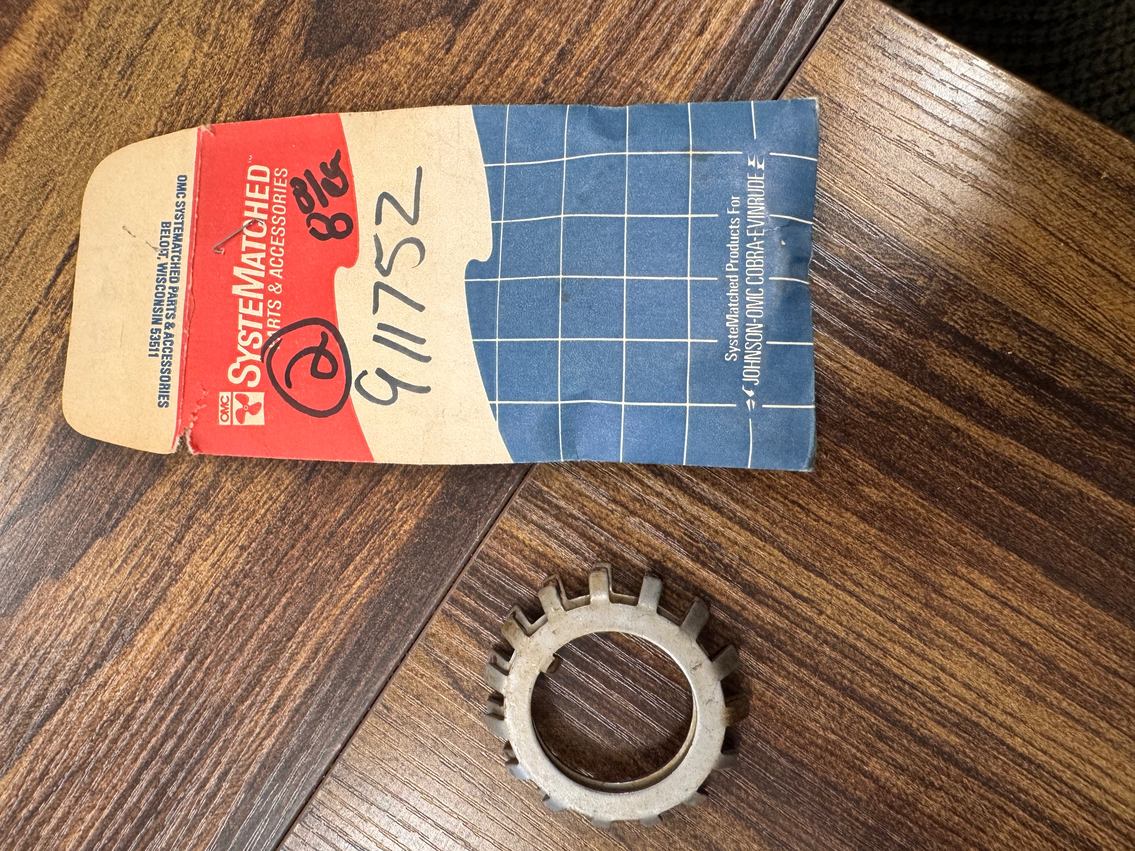 RETAINER 911752