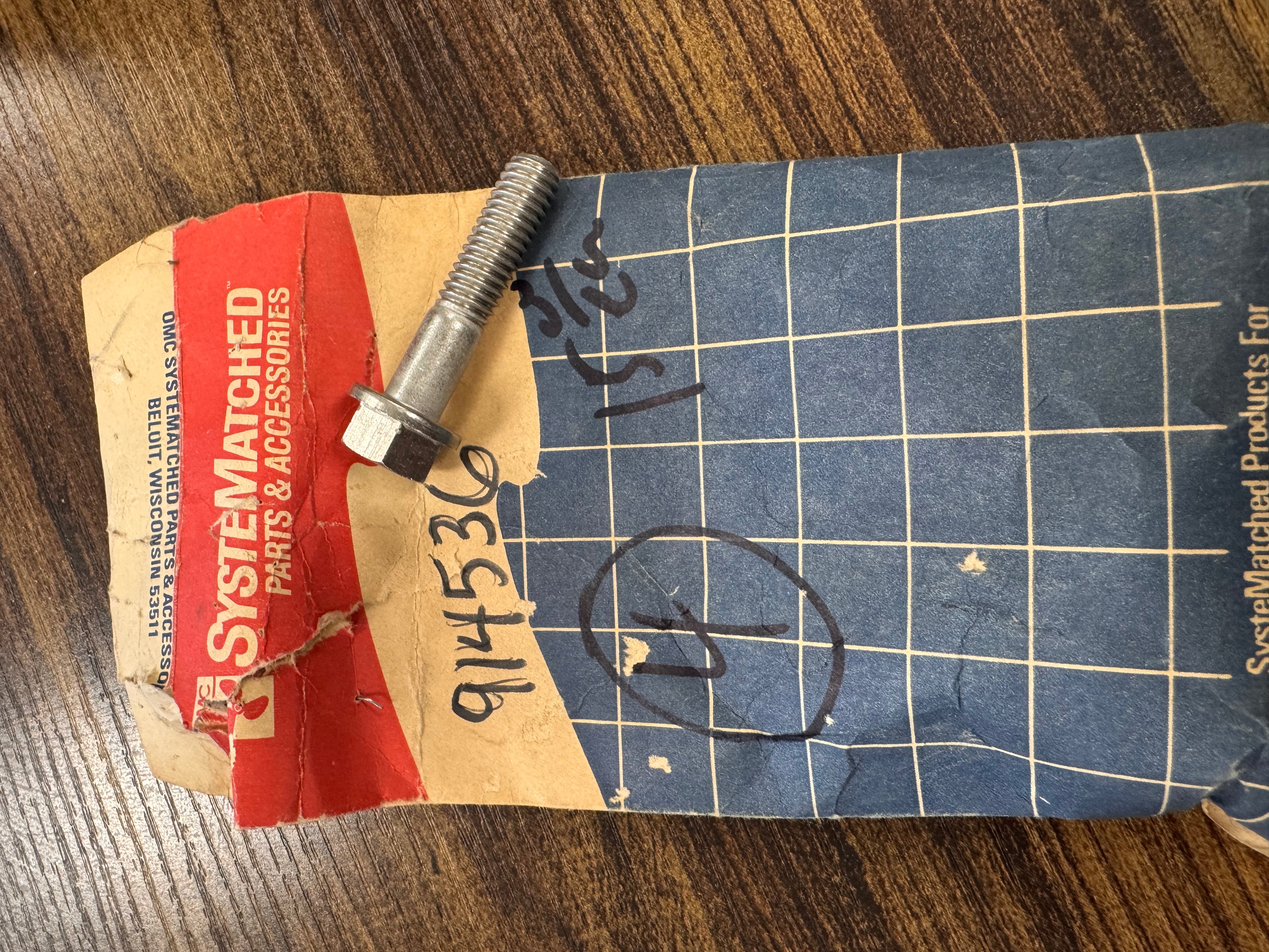 LOWER TO UPPER HOUSING SCREW 914536