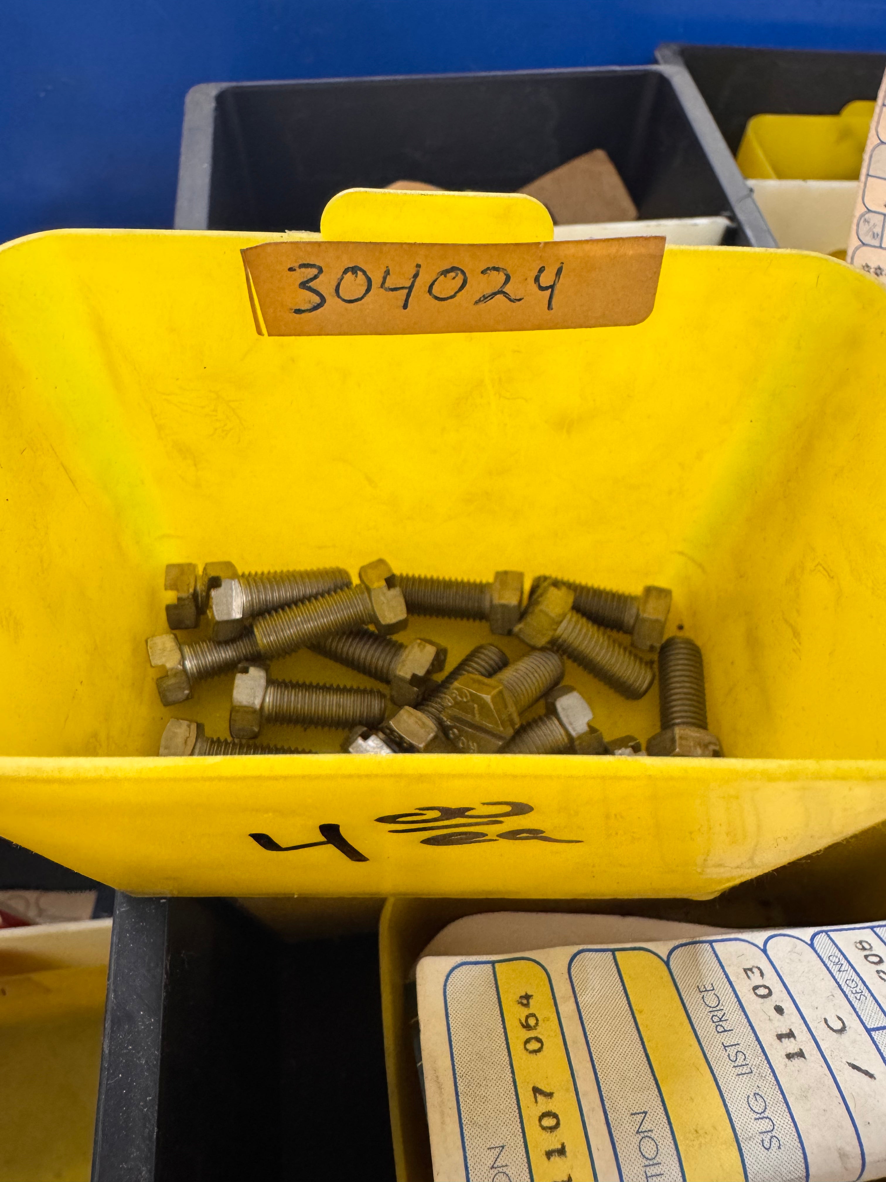 SCREW 304024