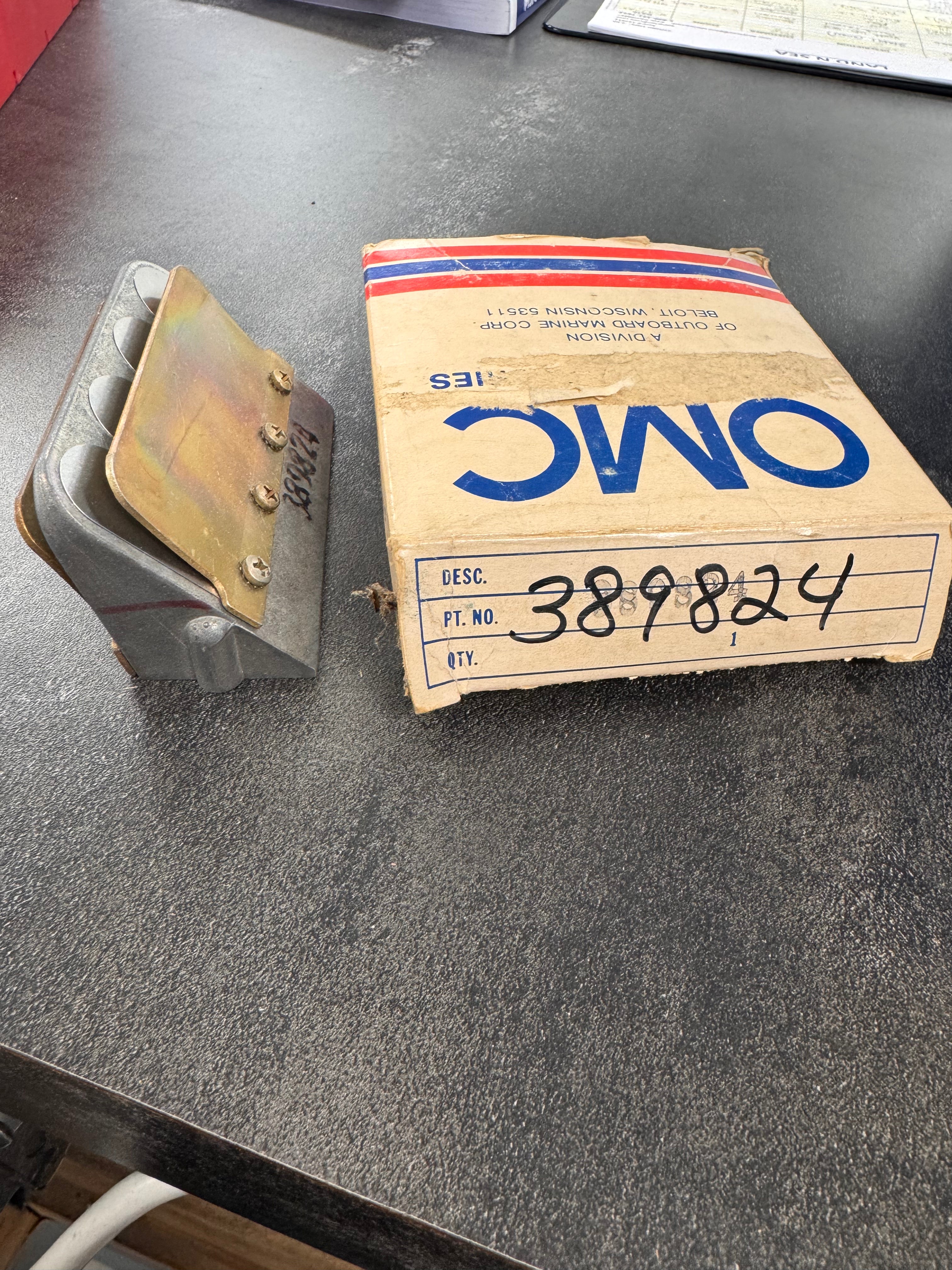 REED LEAF PLATE ASSY. 389824